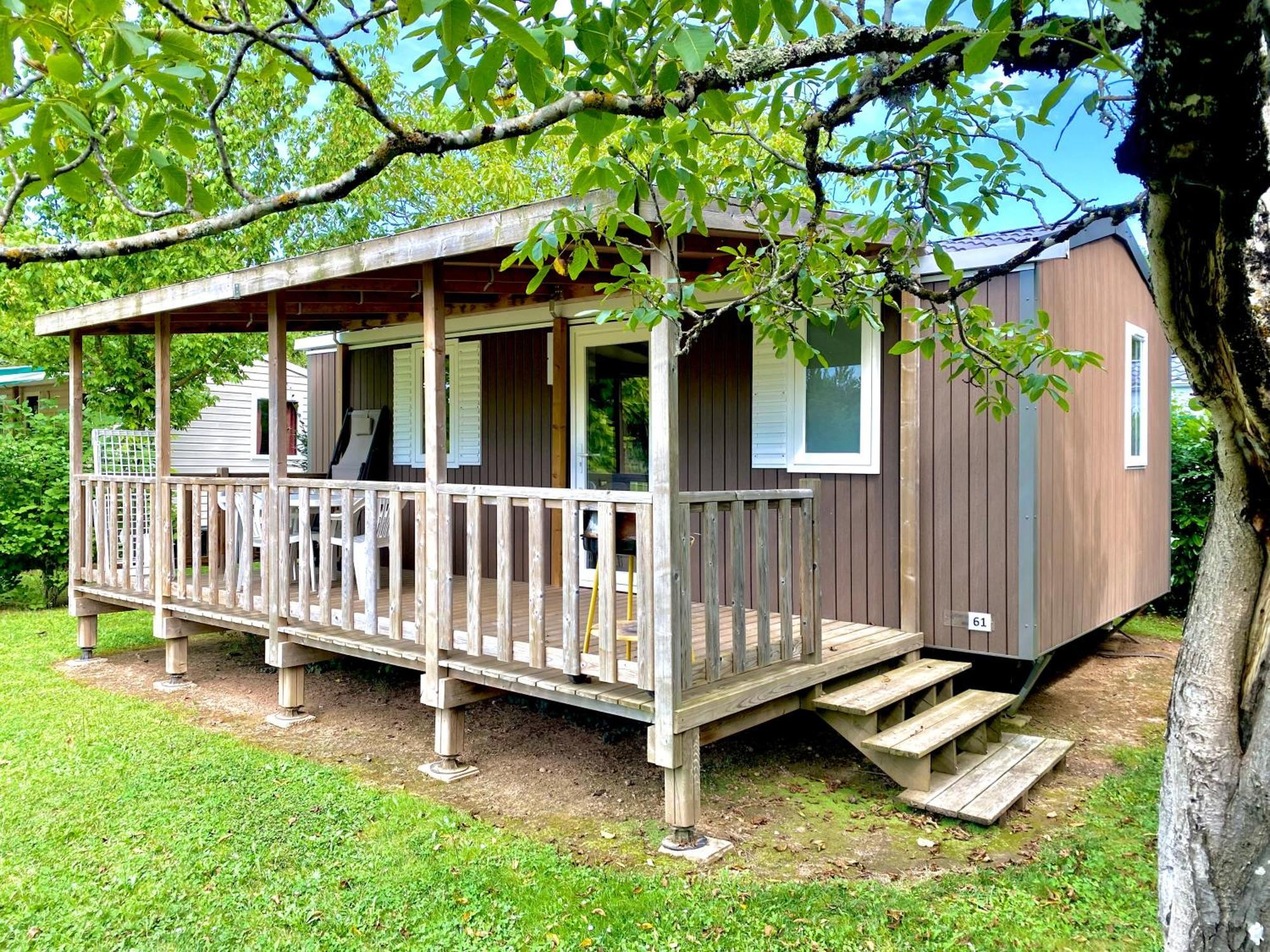 Camping La Ferme De Perdigat Limeuil Exterior photo