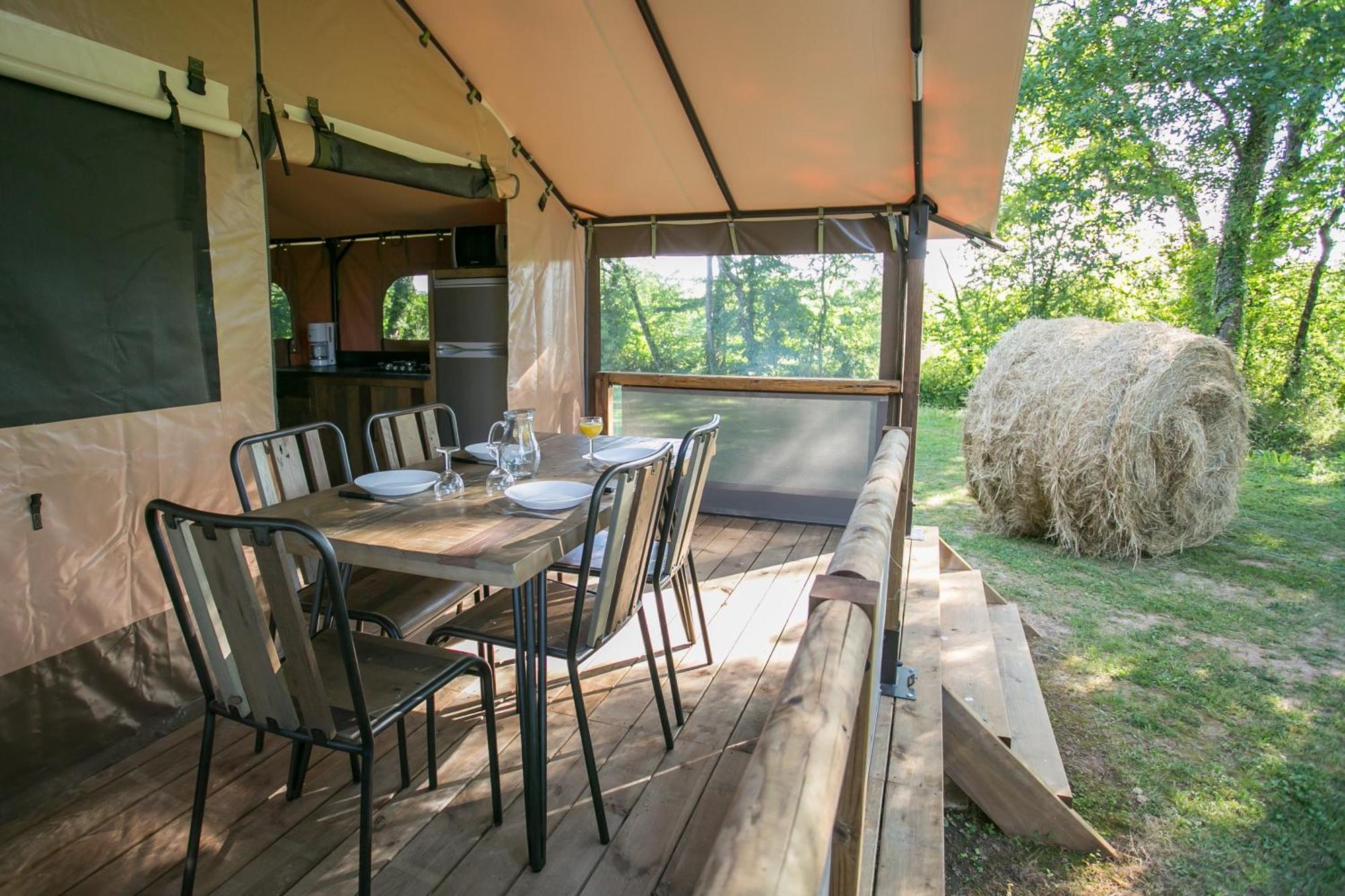 Camping La Ferme De Perdigat Limeuil Exterior photo